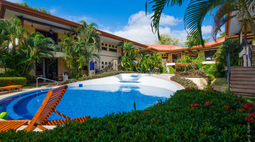 Jaco Beach tropical poolside 2-bedroom condo – Beach Real Estate Costa Rica