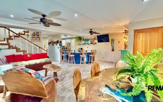 Cozy Family Home Near the Beach