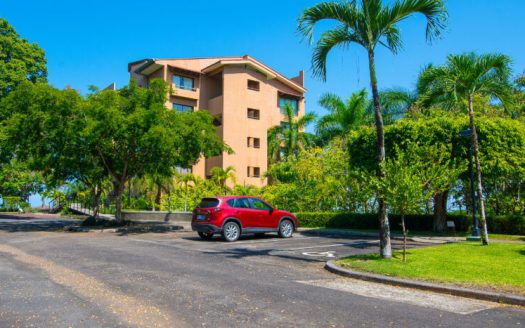 Comfortable Ocean-View Condo in a Secure Resort Community