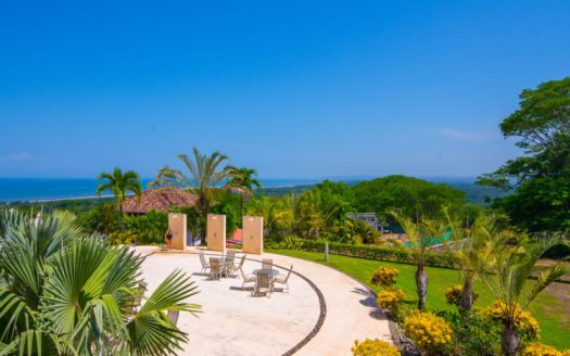 Comfortable Ocean-View Condo in a Secure Resort Community