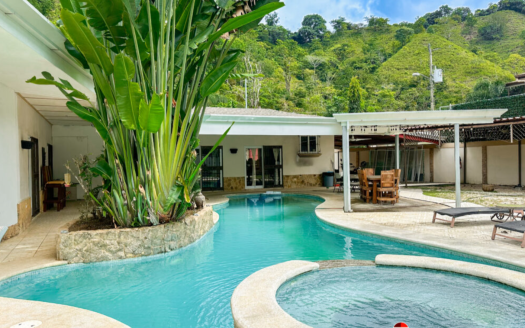 Vacation Oasis Villa | 6 Bedrooms | 2 Guest Houses