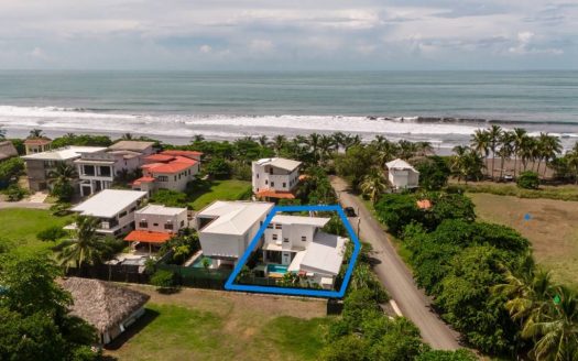 3 BEDROOMS BEACH HOUSE WITH LOCK OFF APARTMENT AND POOL PLAYA HERMOSA JACO (Ph L)