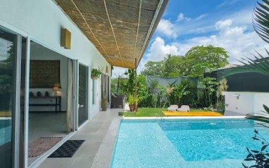 3 BEDROOMS BEACH HOUSE WITH LOCK OFF APARTMENT AND POOL PLAYA HERMOSA JACO (Ph L)