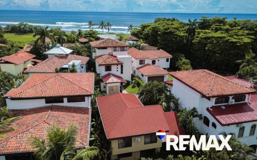 3 Bedroom Beach House | Private Pool in Hermosa Palms   (OM)