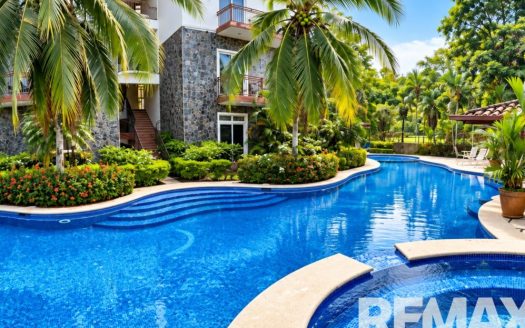 Tropical Condo Minutes from Jacó Beach   (GF)