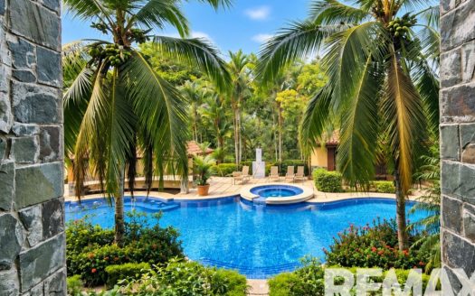 Tropical Condo Minutes from Jacó Beach   (GF)